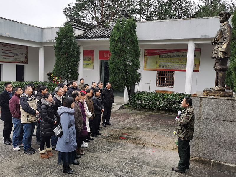 屯溪區(qū)委辦黨支部、屯溪城建投公司黨支部聯(lián)合開展主題黨日共建活動